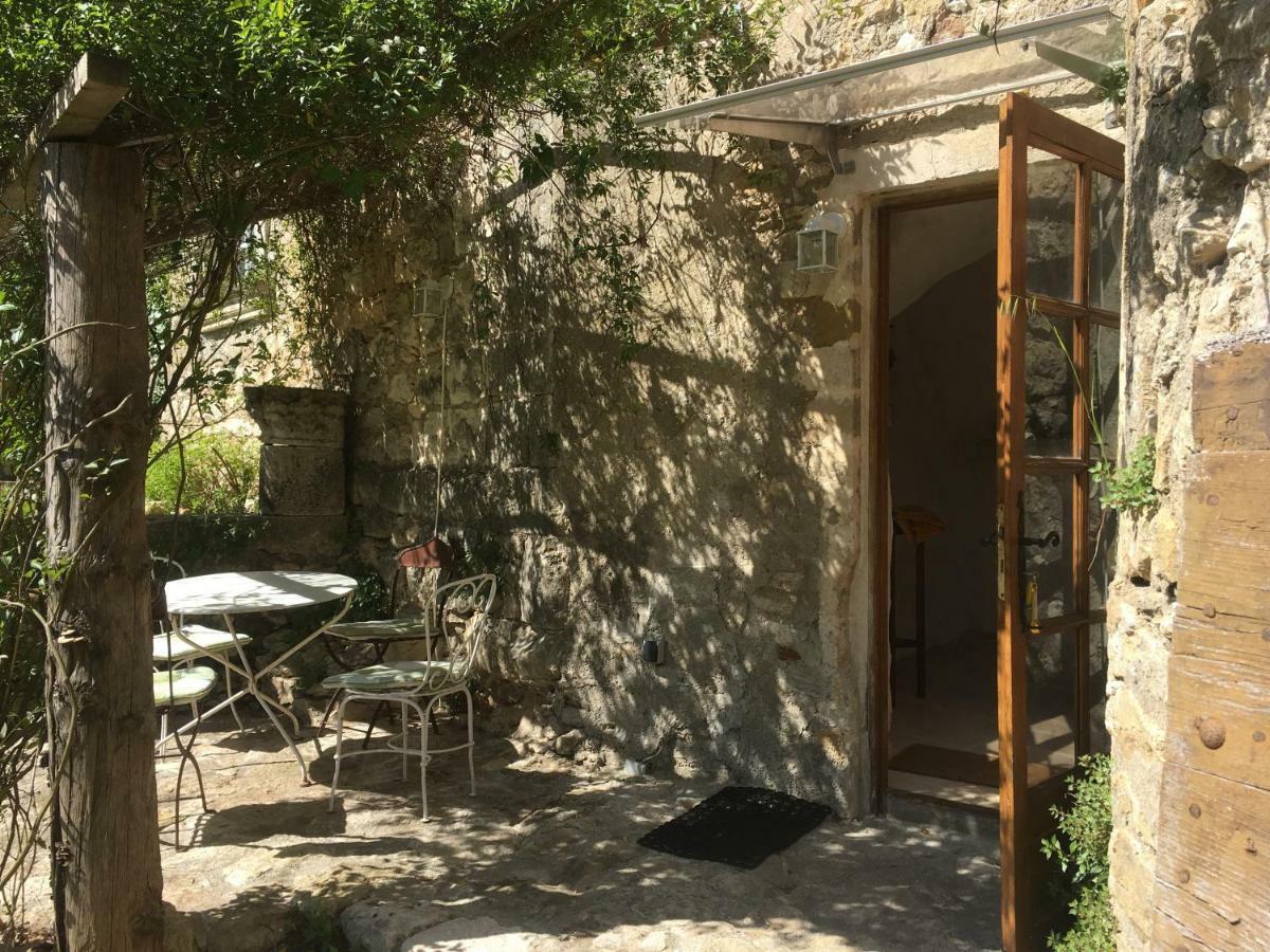 Chateau De La Bastide Goudargues Exterior photo